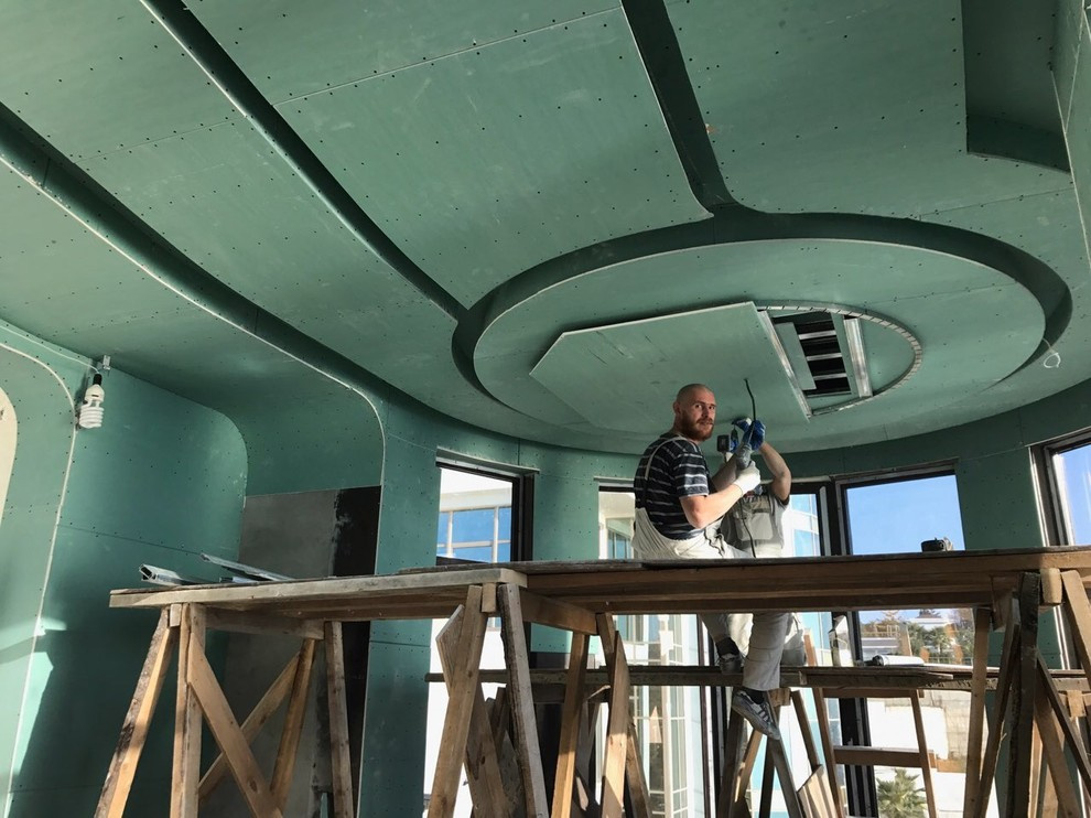 Ремонт коттеджа с бассейном в Сочи