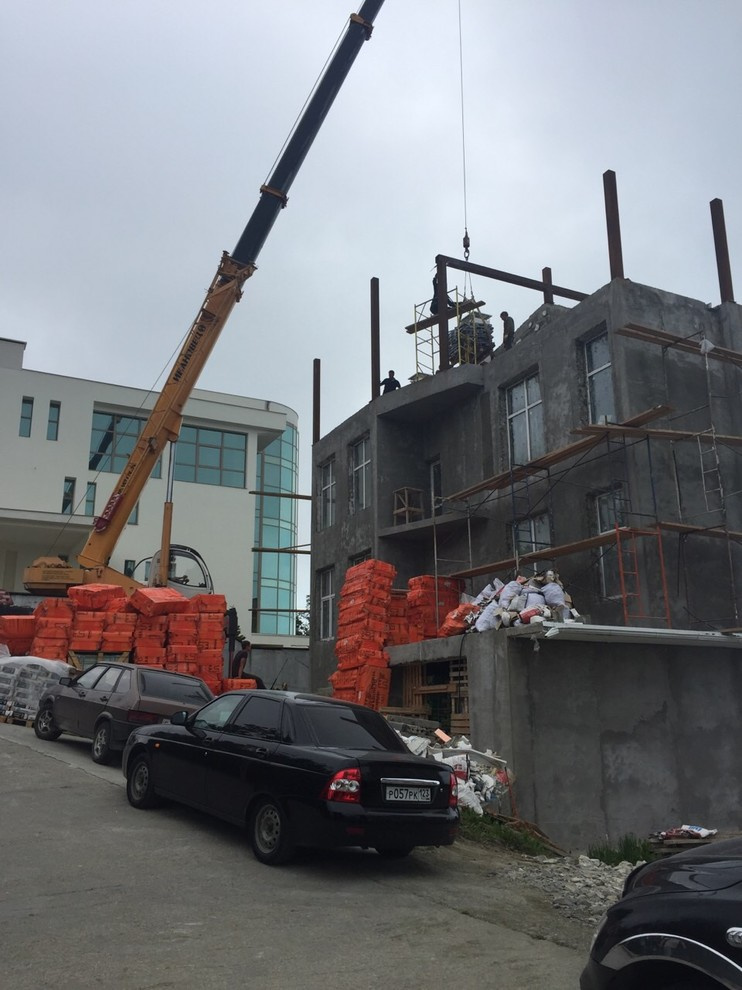 Ремонт коттеджа с бассейном в Сочи