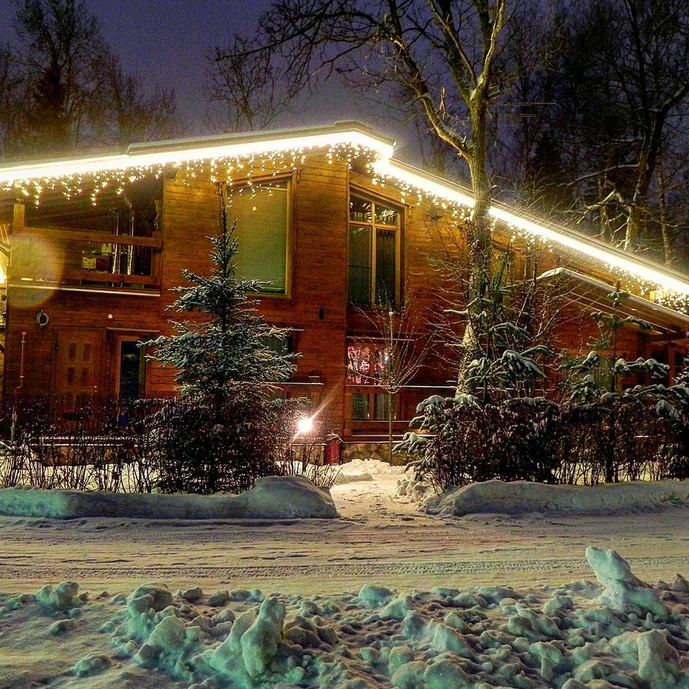Новогоднее освещение коттеджа