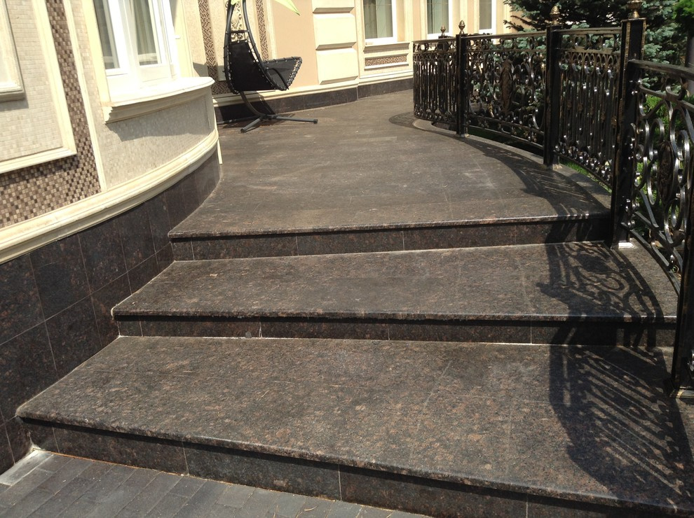 Крыльцо из натурального гранита