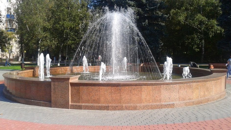 Фонтан из гранита в Химках