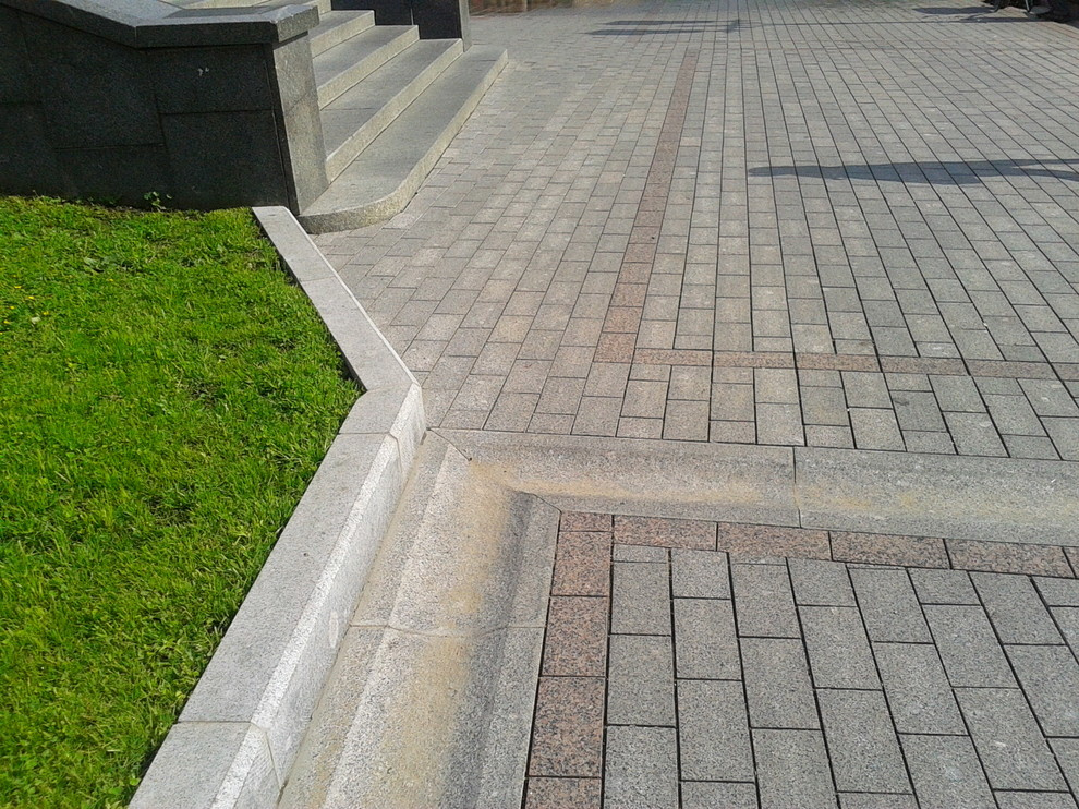 Мощение гранитом в Александровском Саду у Кремля