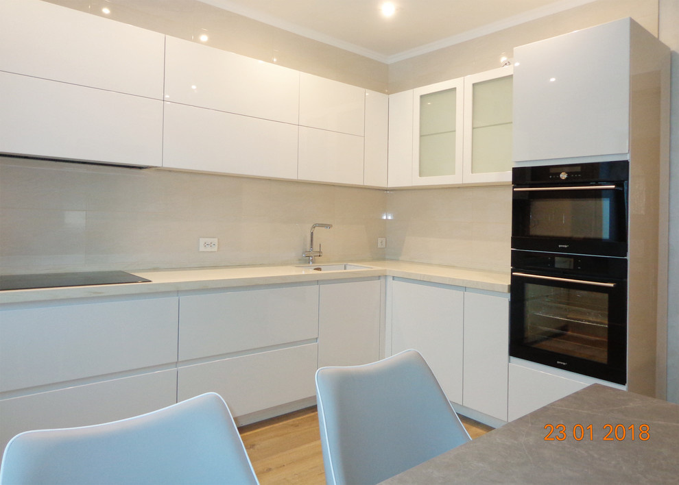 Кухня угловая, белая