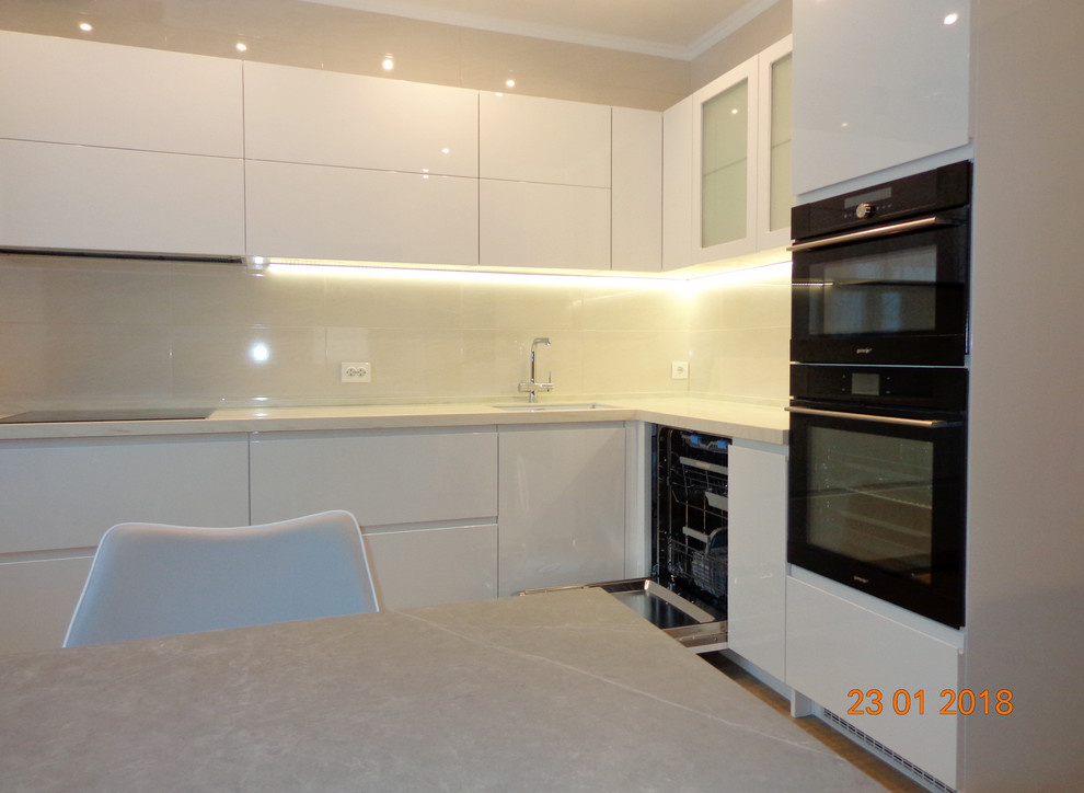 Кухня угловая, белая