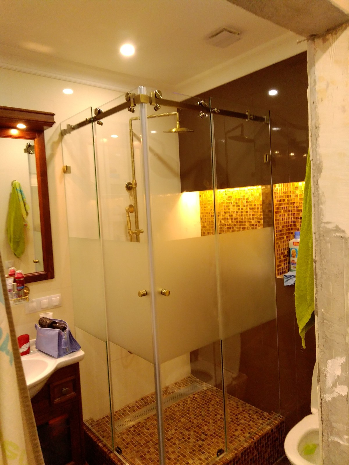 Раздвижная душевая бронза