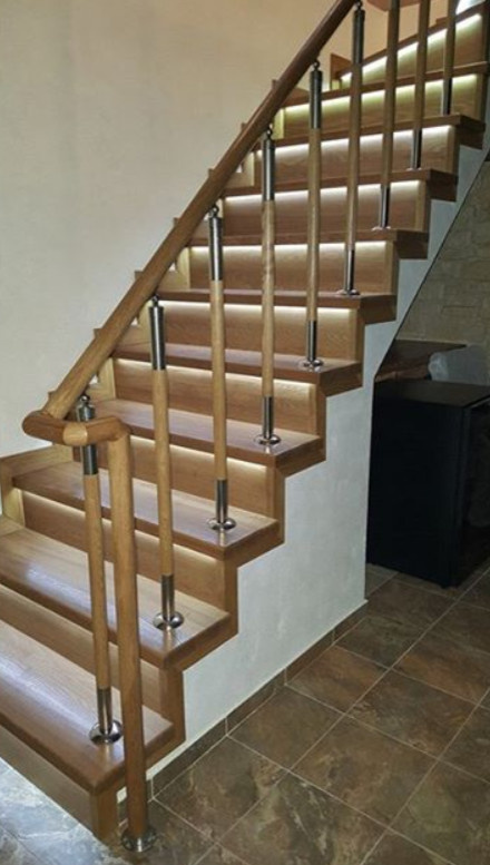 Лестница с комбинированными балясинами