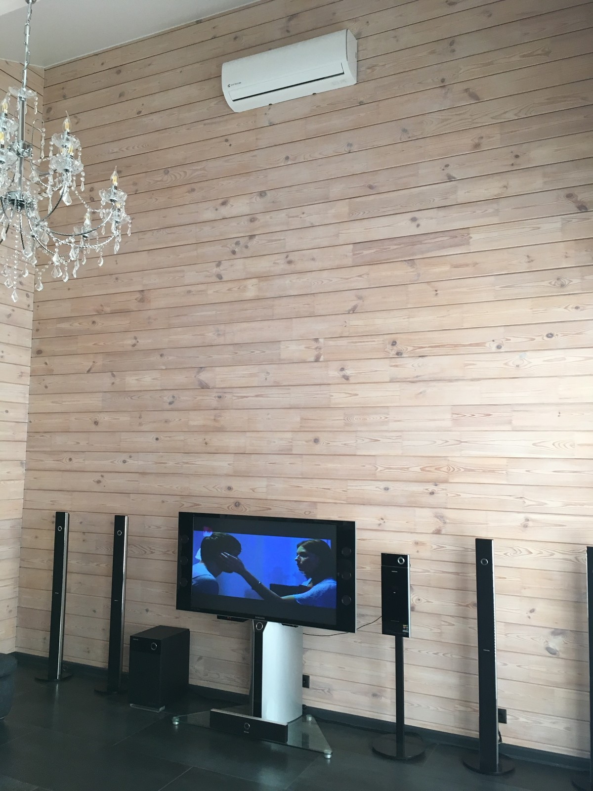 Масло Биофа в интерьере деревянного дома