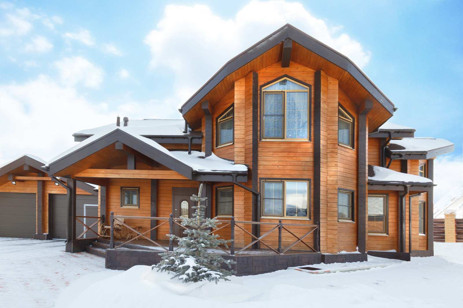 Дома и беседки из клееного бруса