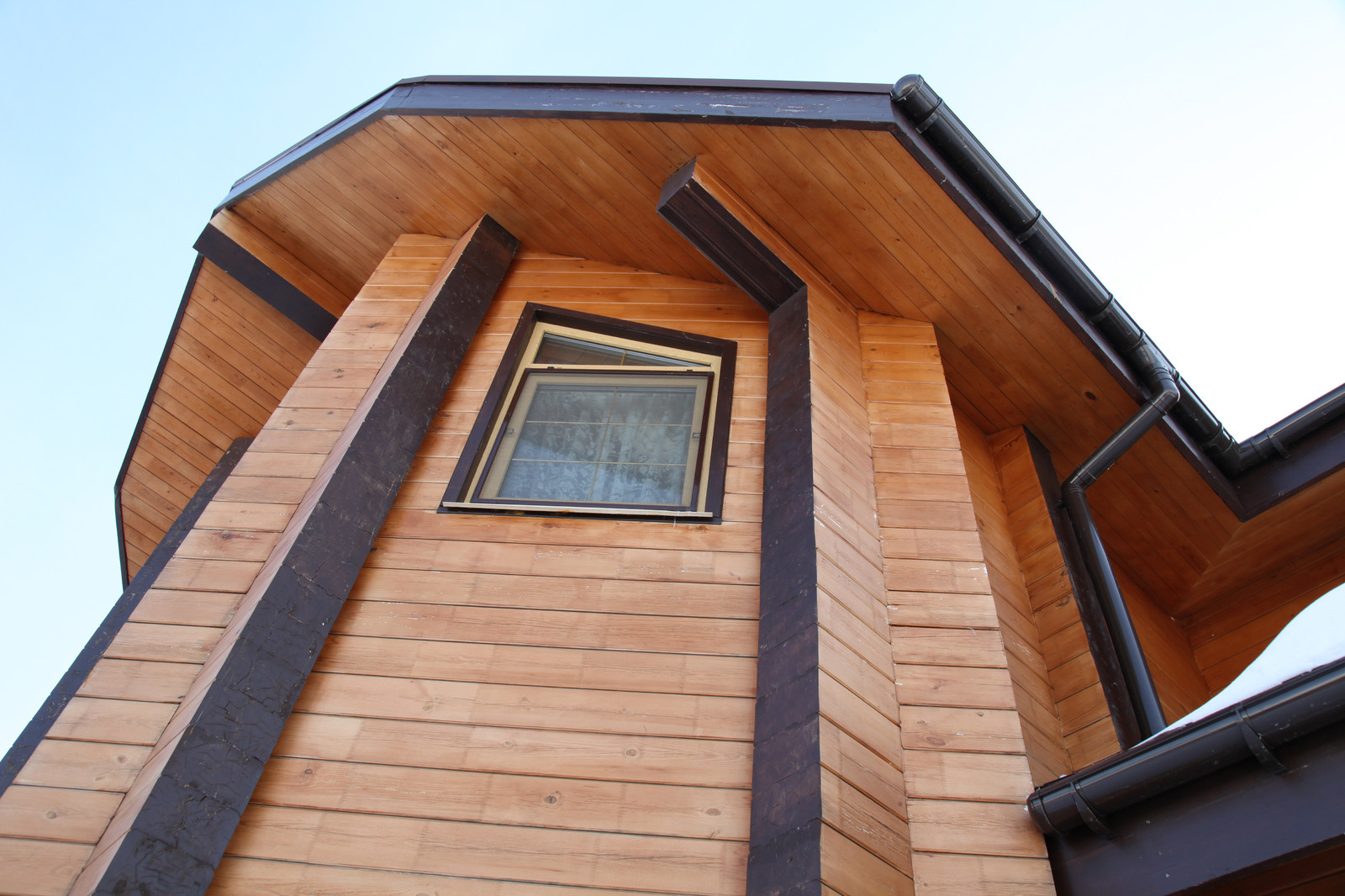 Дома и беседки из клееного бруса