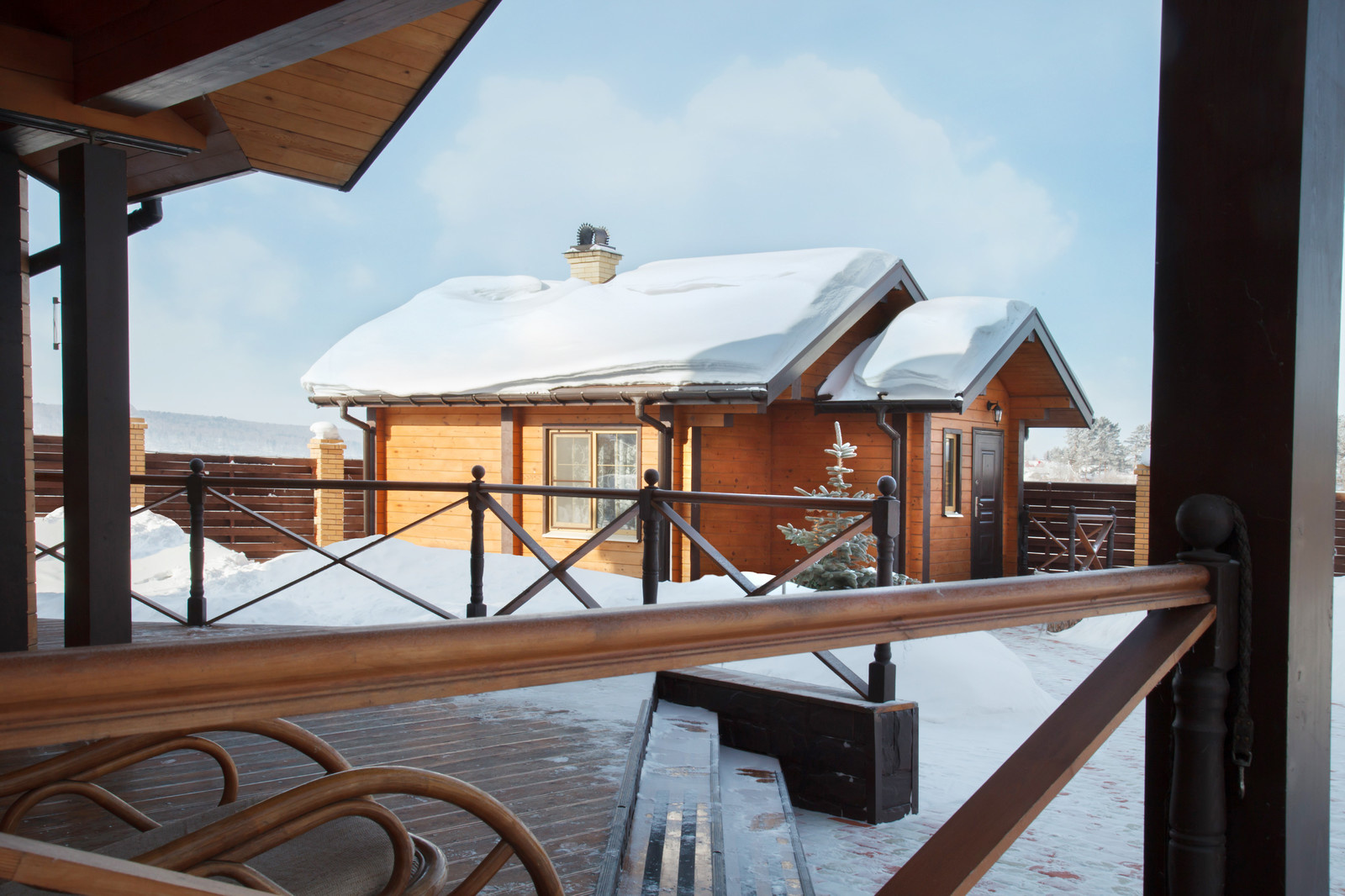 Дома и беседки из клееного бруса