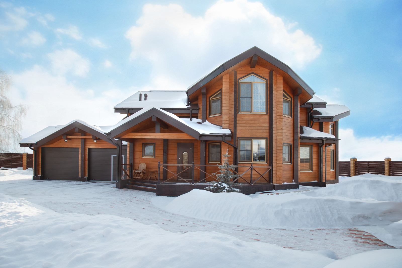 Дома и беседки из клееного бруса