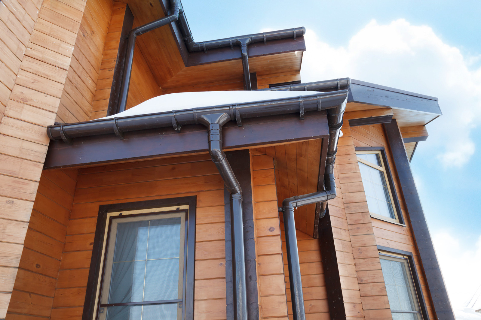 Дома и беседки из клееного бруса