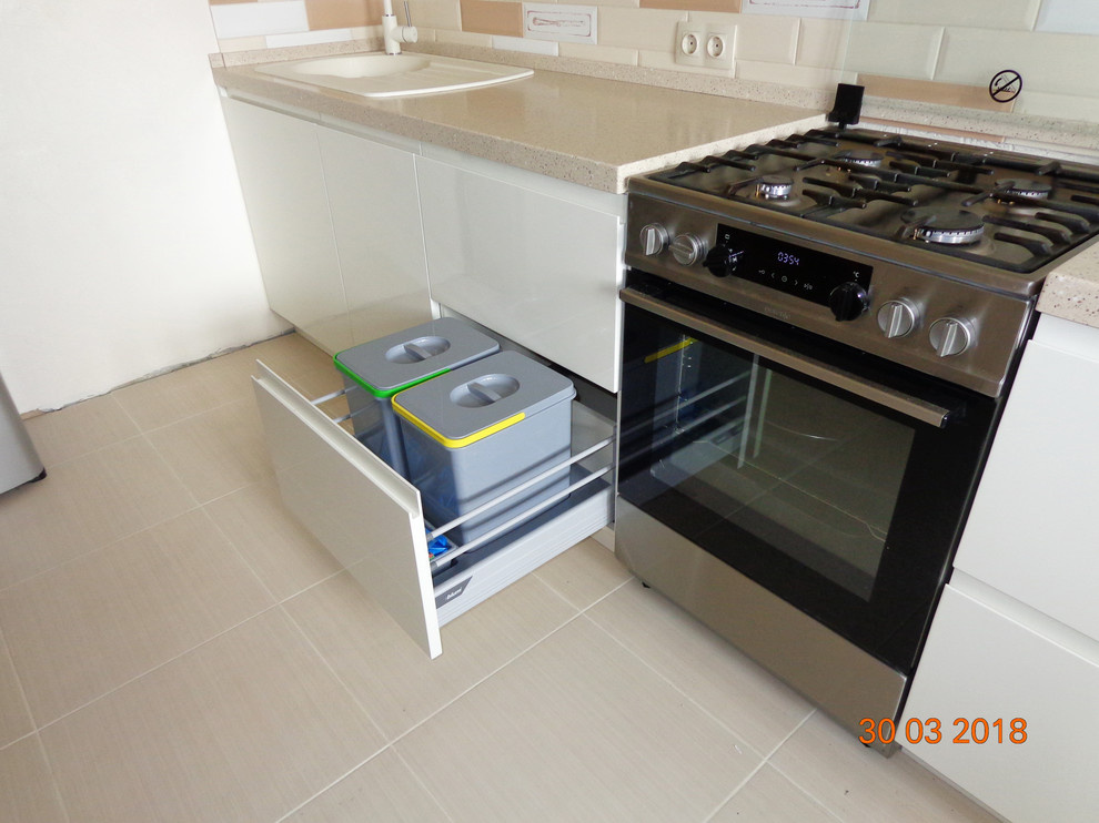 Обложка проекта: Кухня с фрезерованными ручками