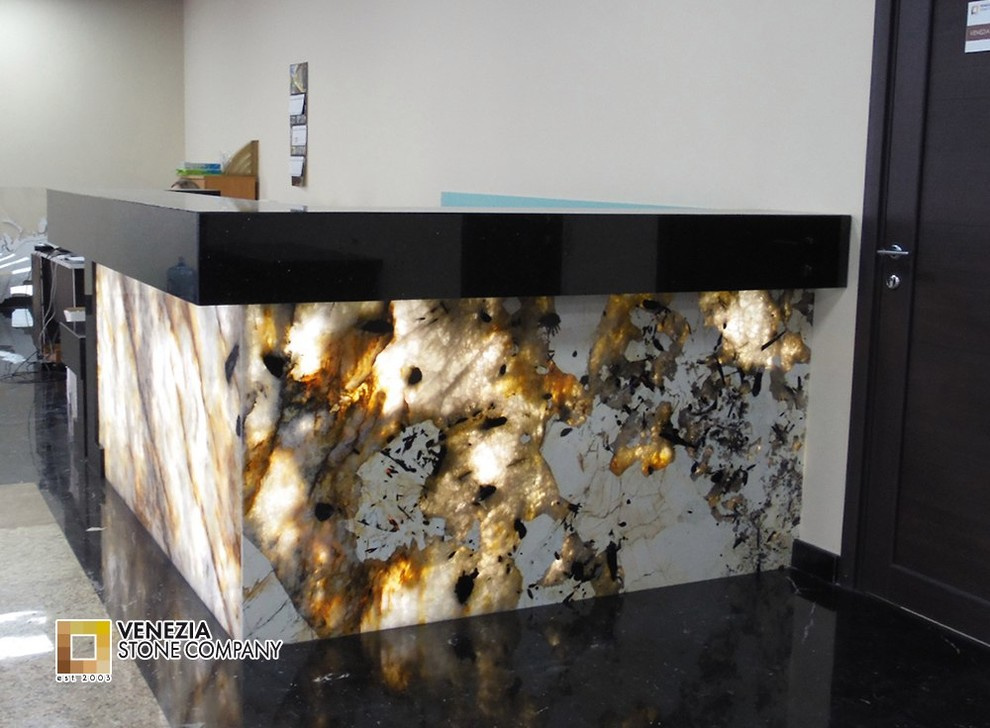 Стойка из КВАРЦИТА