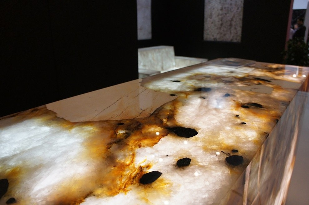 Стойка из КВАРЦИТА