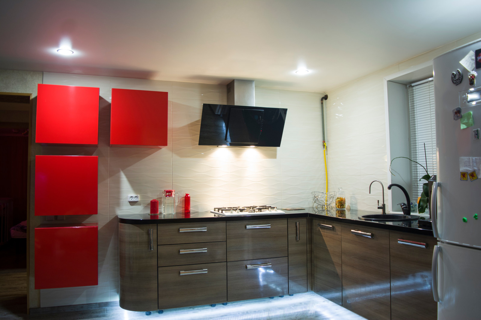 Кухня "Красные кубики"