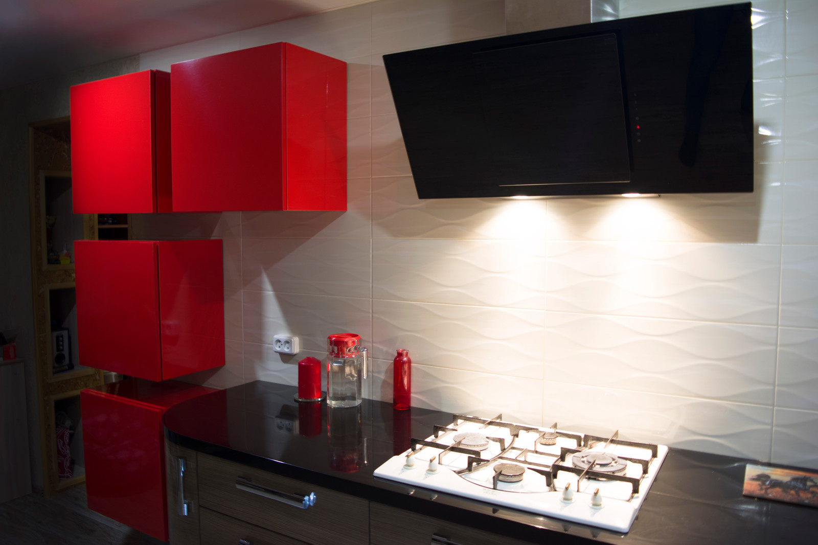 Кухня "Красные кубики"