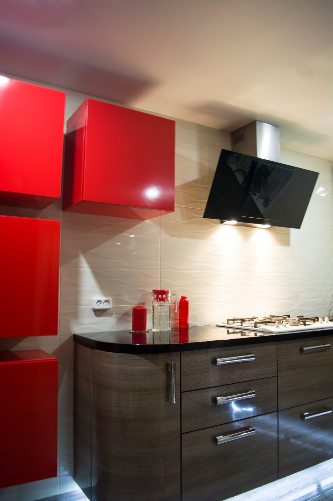 Кухня "Красные кубики"