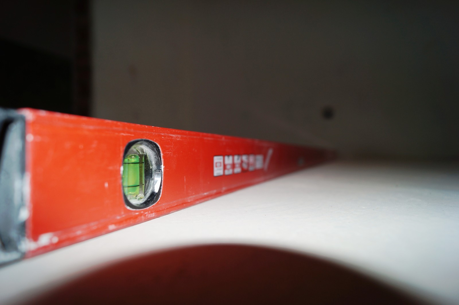 Контроль стяжки пола