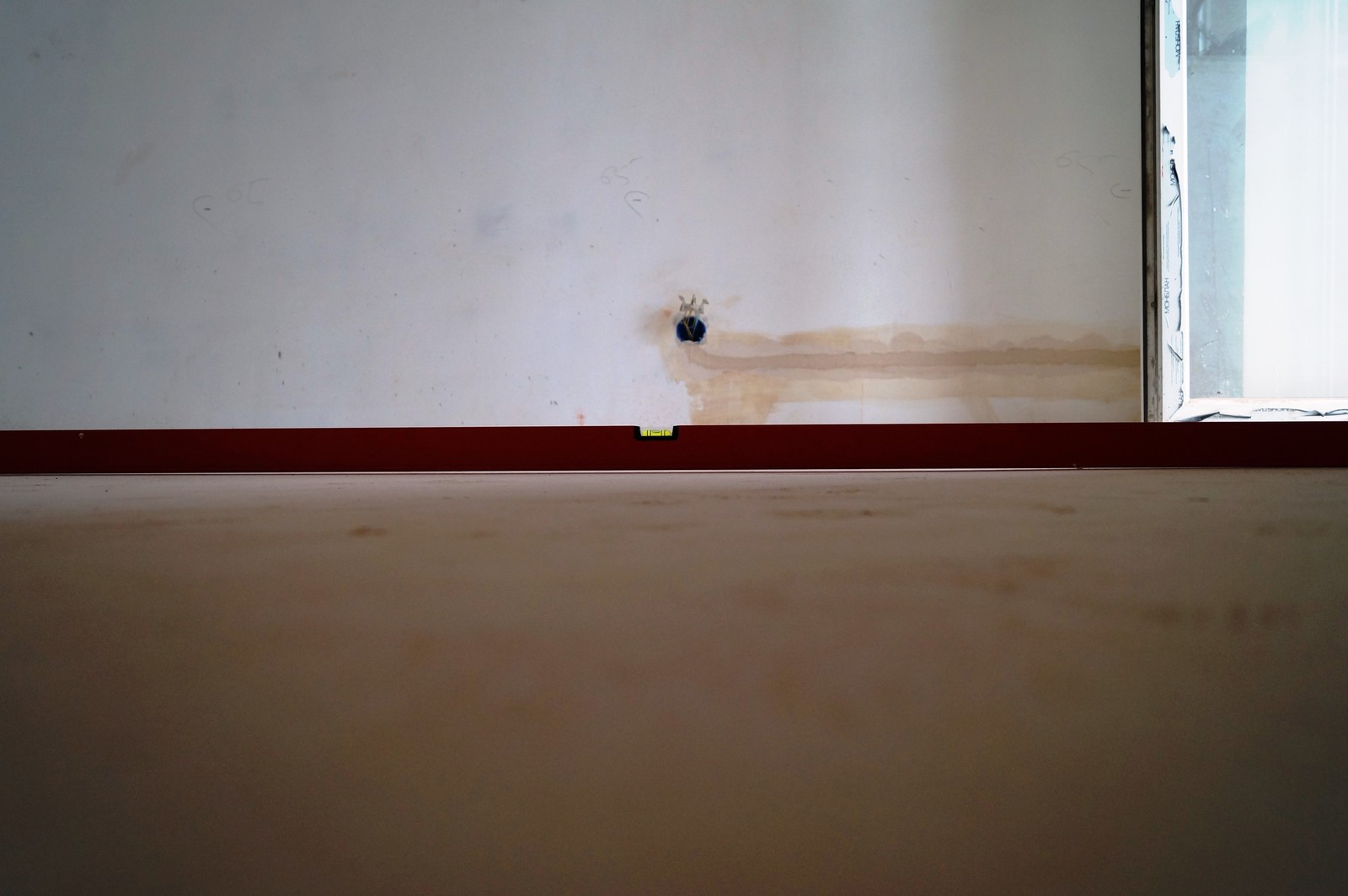 Контроль стяжки пола