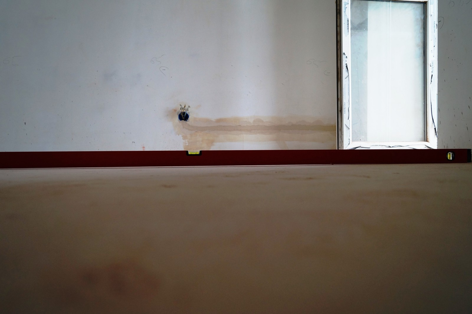 Контроль стяжки пола