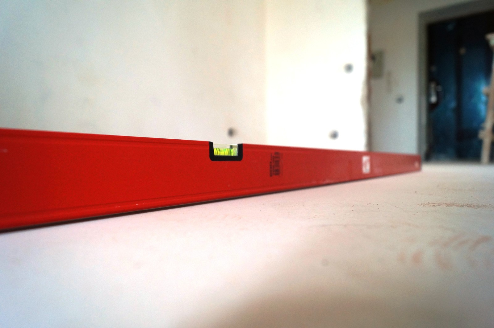 Контроль стяжки пола