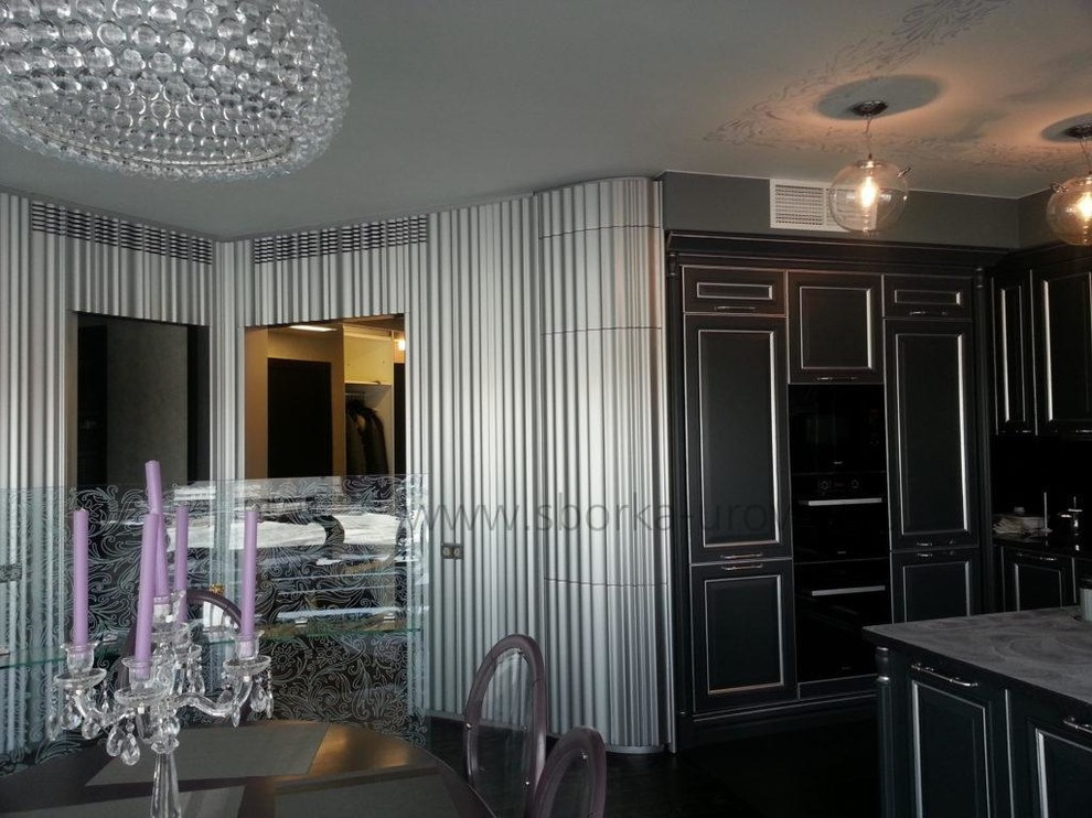 Монтаж композиции шкафов со стеновыми панелями