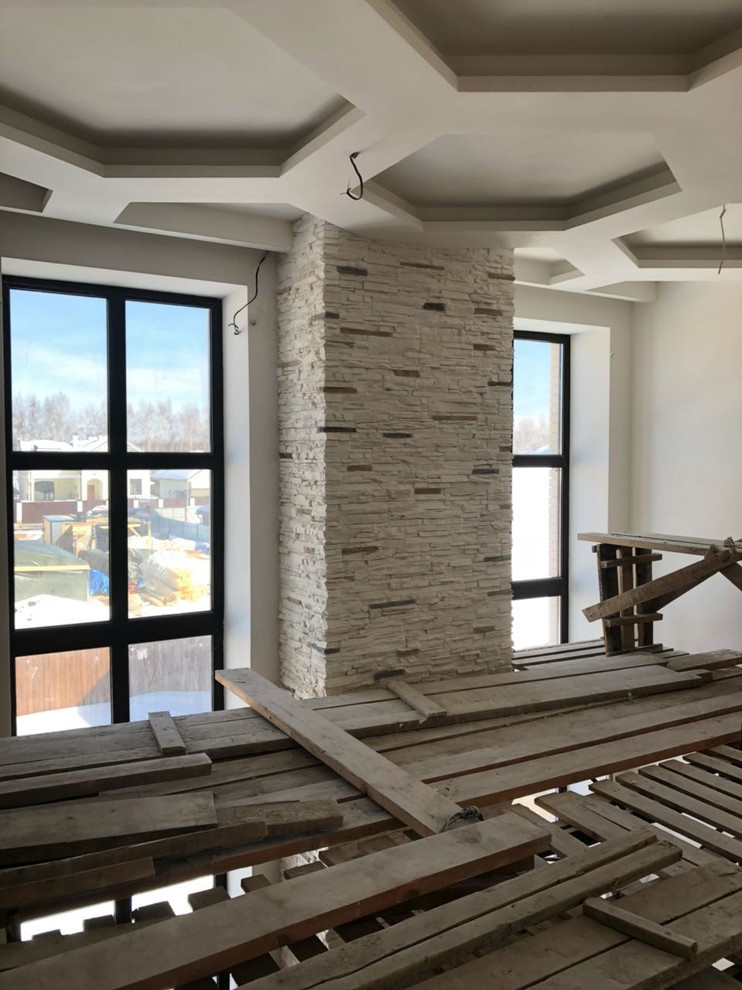 Гостиная-столовая и кухня дома в Пирогово