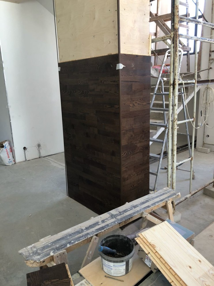 Гостиная-столовая и кухня дома в Пирогово