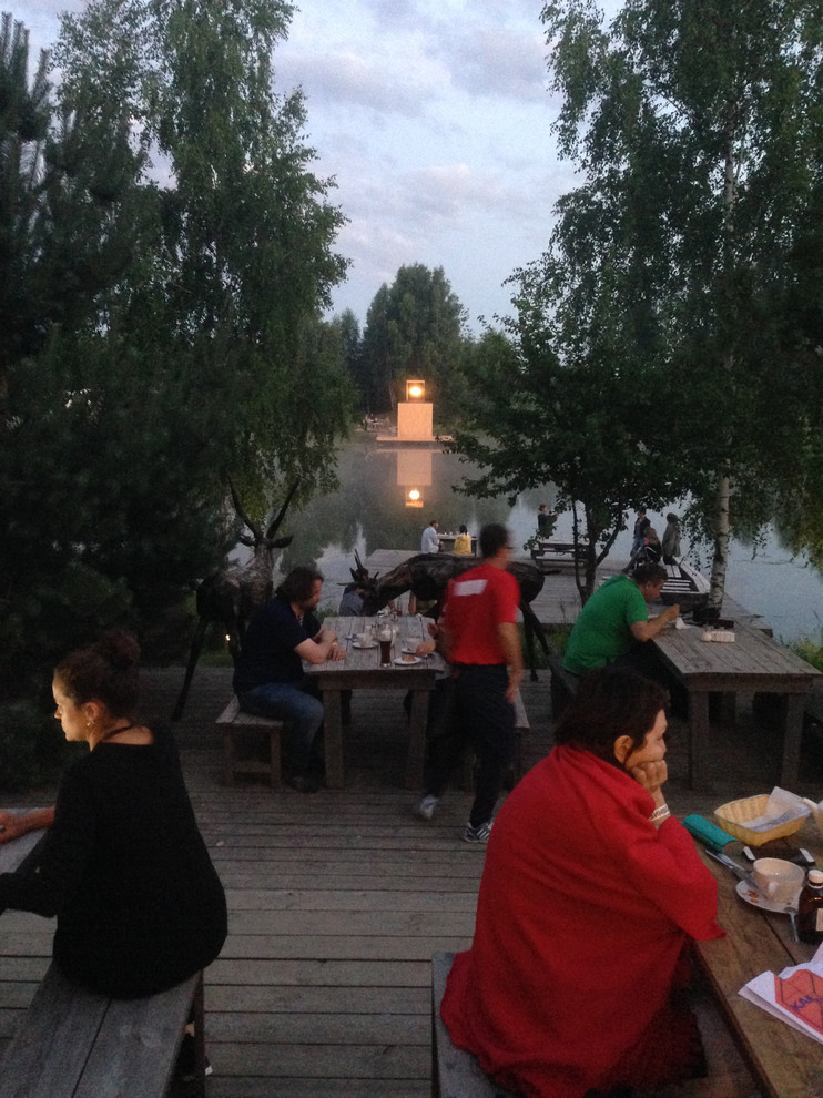 Дом с люстрой