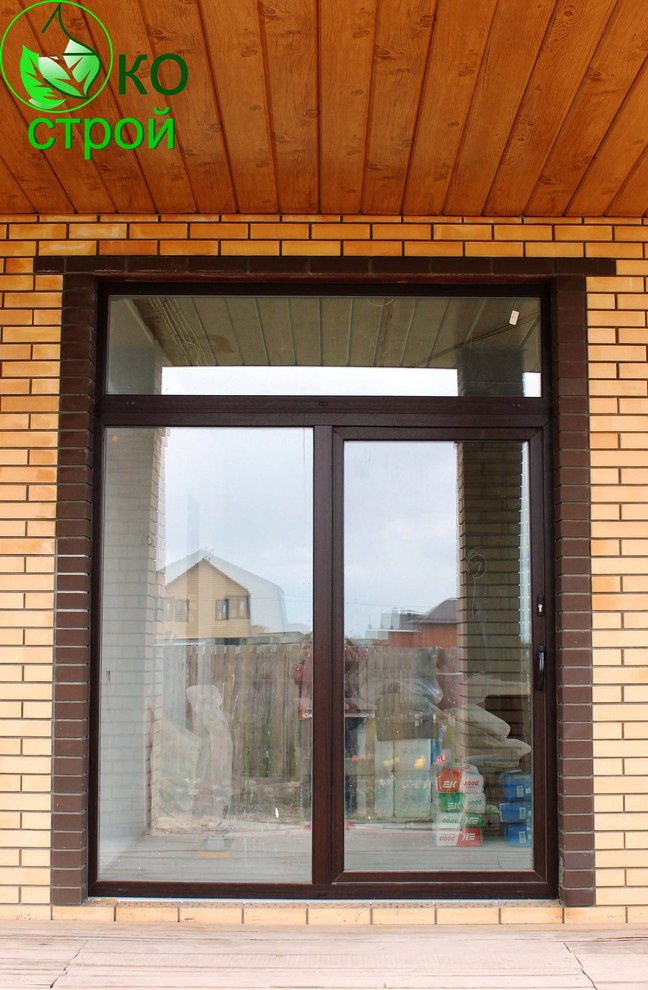 Раздвижная пластиковая дверь-портал в ламинации