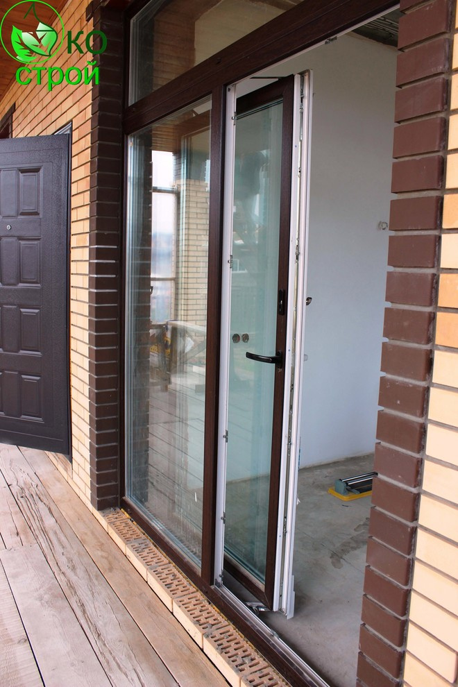 Обложка проекта: Раздвижная пластиковая дверь-портал в ламинации