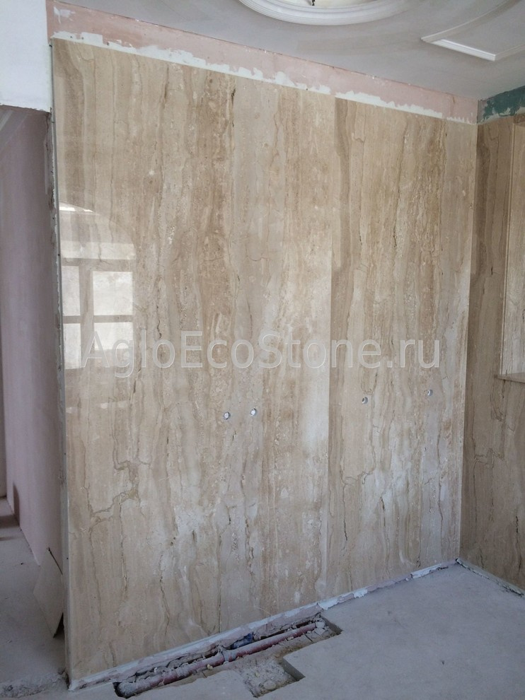 Облицовочные работы стены санузла мрамором Дайно Реале Экстра