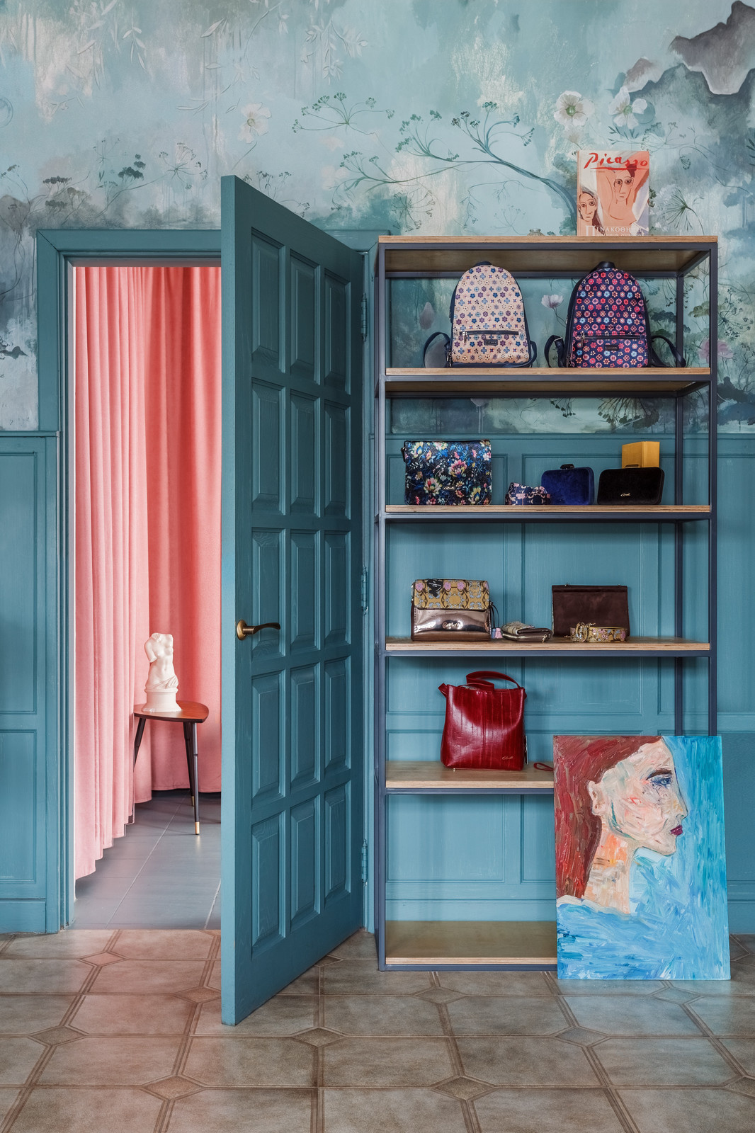 "SESTRA" Art-Showroom