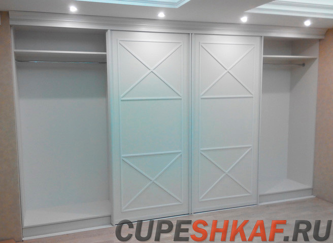 Шкаф в современной классике