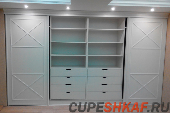 Обложка проекта: Шкаф в современной классике