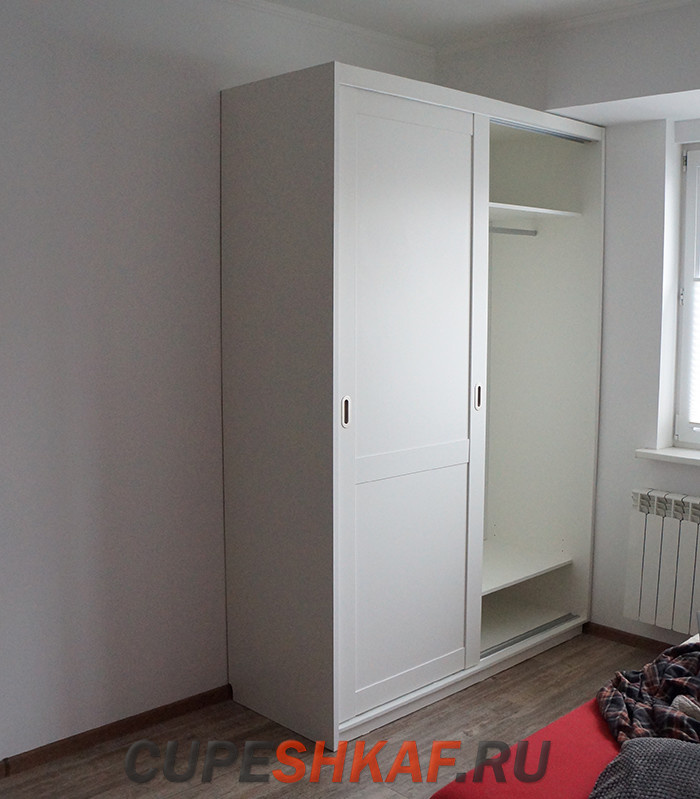 Обложка проекта: Компактный шкаф-купе в скандинавском стиле