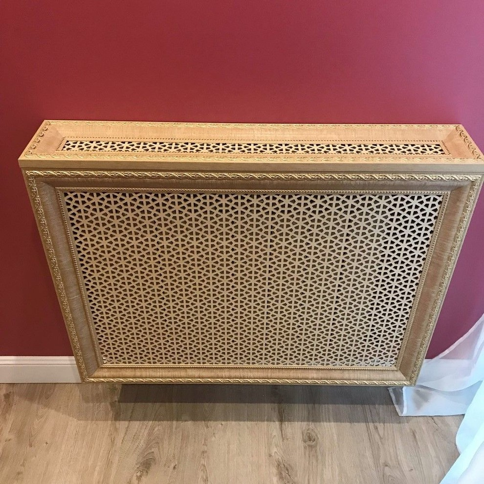 Обложка проекта: Экран-короб из багета дуб светлый