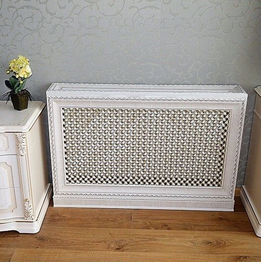 Экран короб из багета и дерева с подиумом