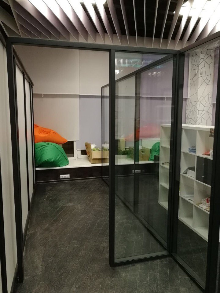 Стеклянные перегородки для офиса на Чкаловской