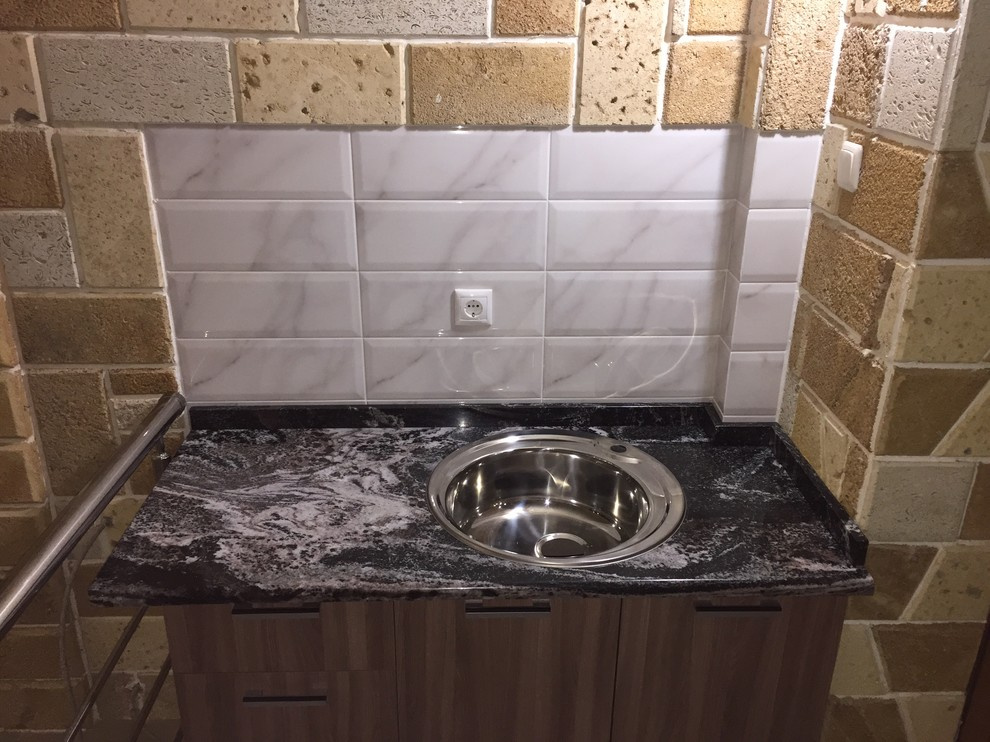 Гранит Амфиболит гранатовый