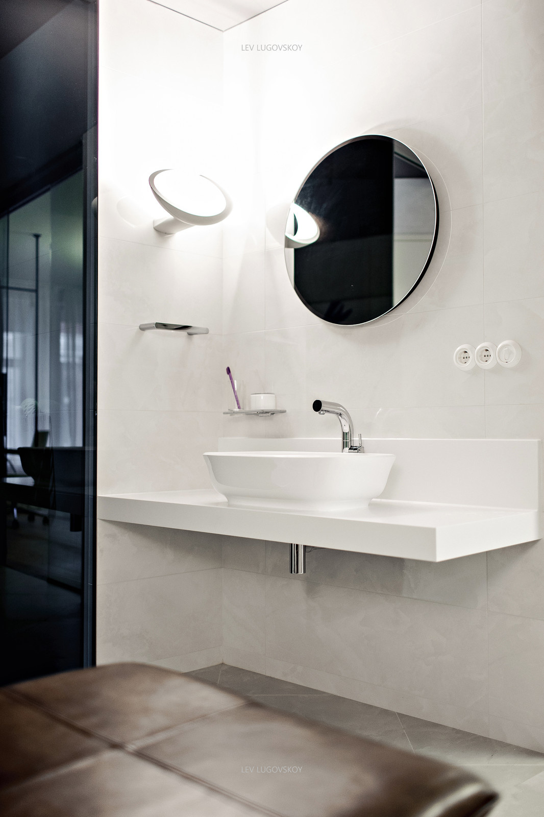 T-TRIPTYCH apArtment