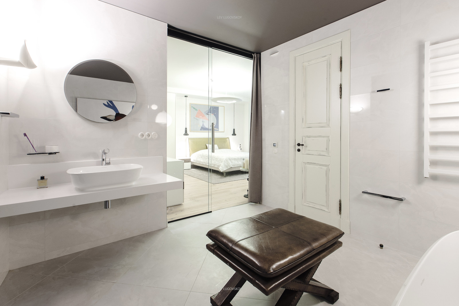 T-TRIPTYCH apArtment