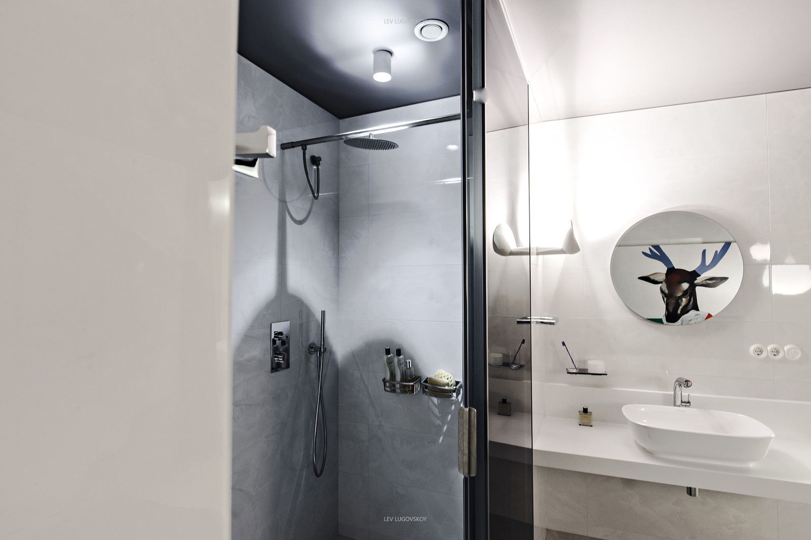 T-TRIPTYCH apArtment