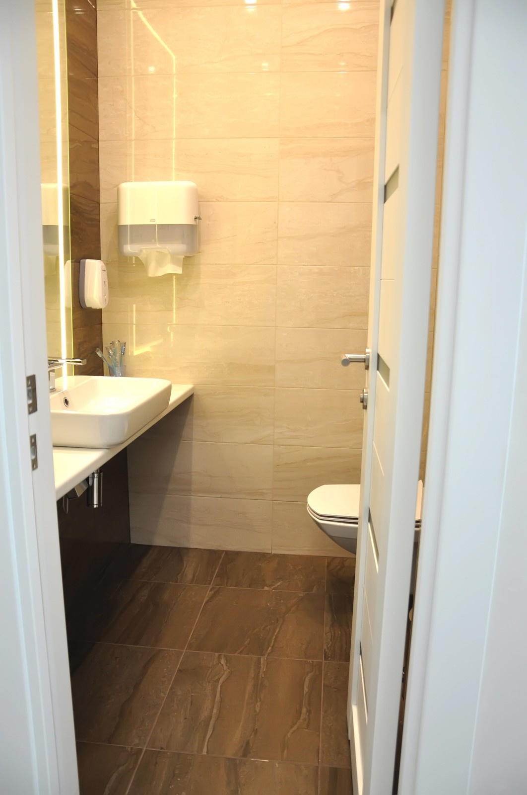 Авторская стоматология доктора Петрова "Artes"