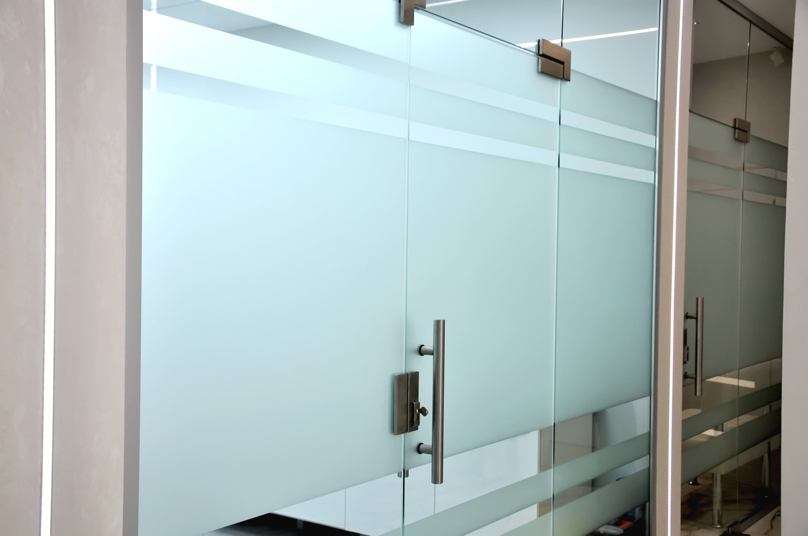 Авторская стоматология доктора Петрова "Artes"