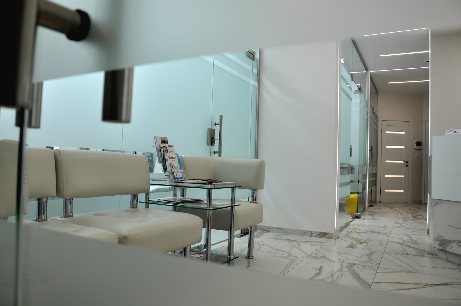 Авторская стоматология доктора Петрова "Artes"