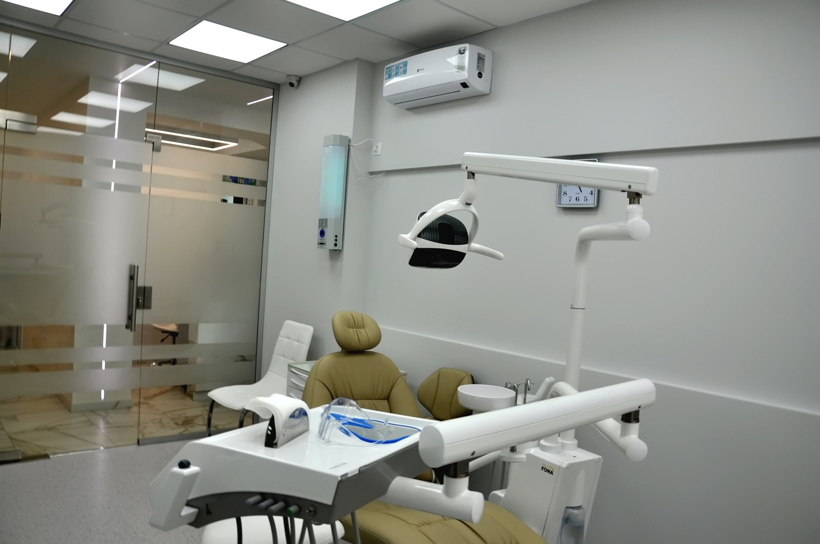 Авторская стоматология доктора Петрова "Artes"