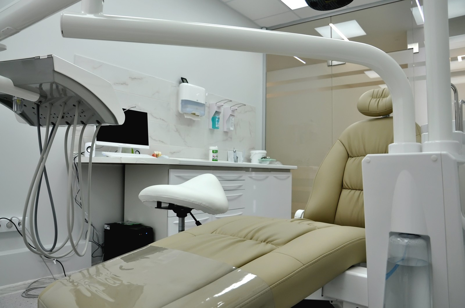 Авторская стоматология доктора Петрова "Artes"