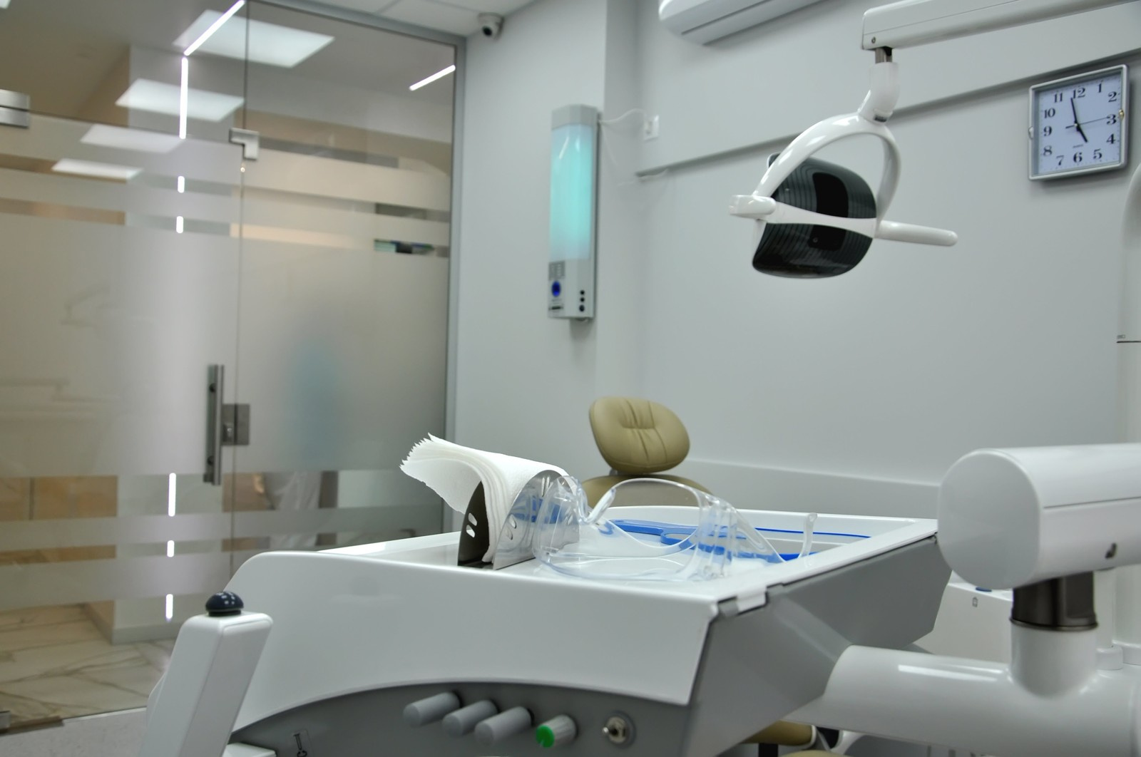 Авторская стоматология доктора Петрова "Artes"